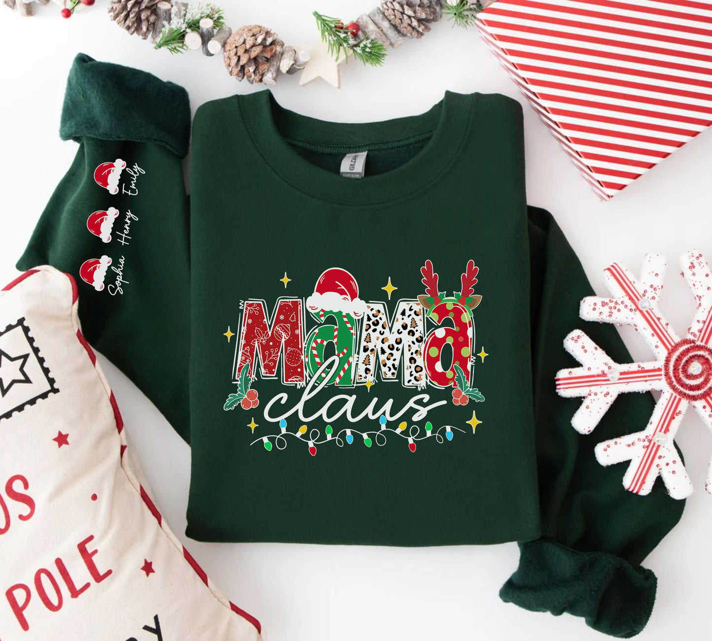 Personalisierter Mama Claus Sweatshirt mit Namen der Kinder auf dem Ärmel - Weihnachtsgeschenk für Mama