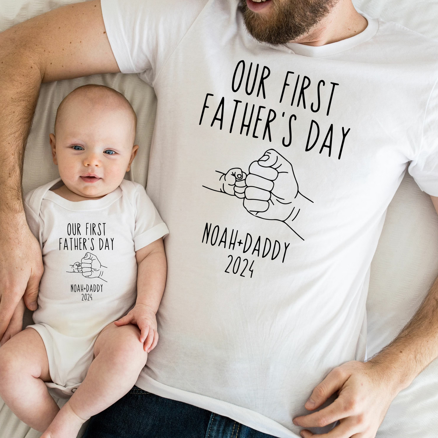 Personalisiertes T-Shirt 'Erster Vatertag' mit Faustgruß - Geschenk für den Papa