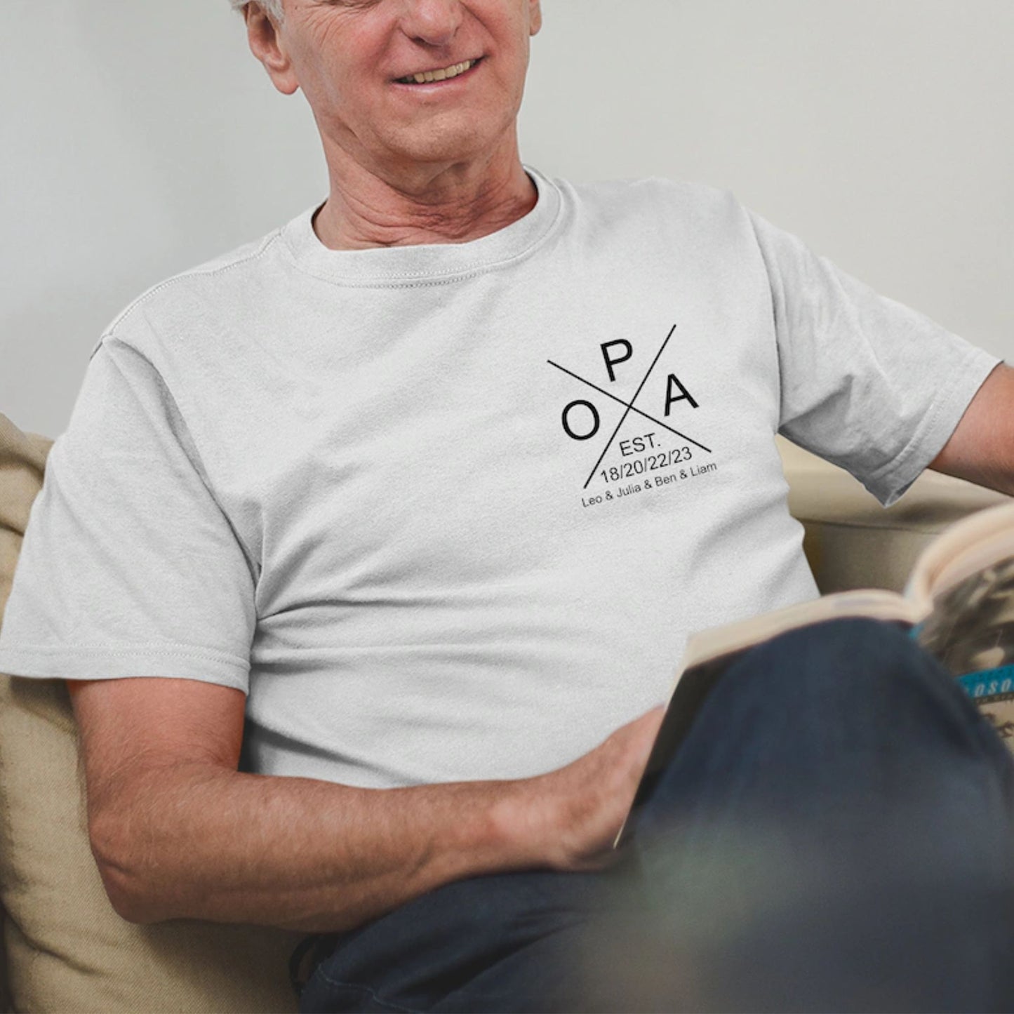 Opa-Stolz: Personalisiertes Shirt mit Namen der Kinder und Geburtsjahr
