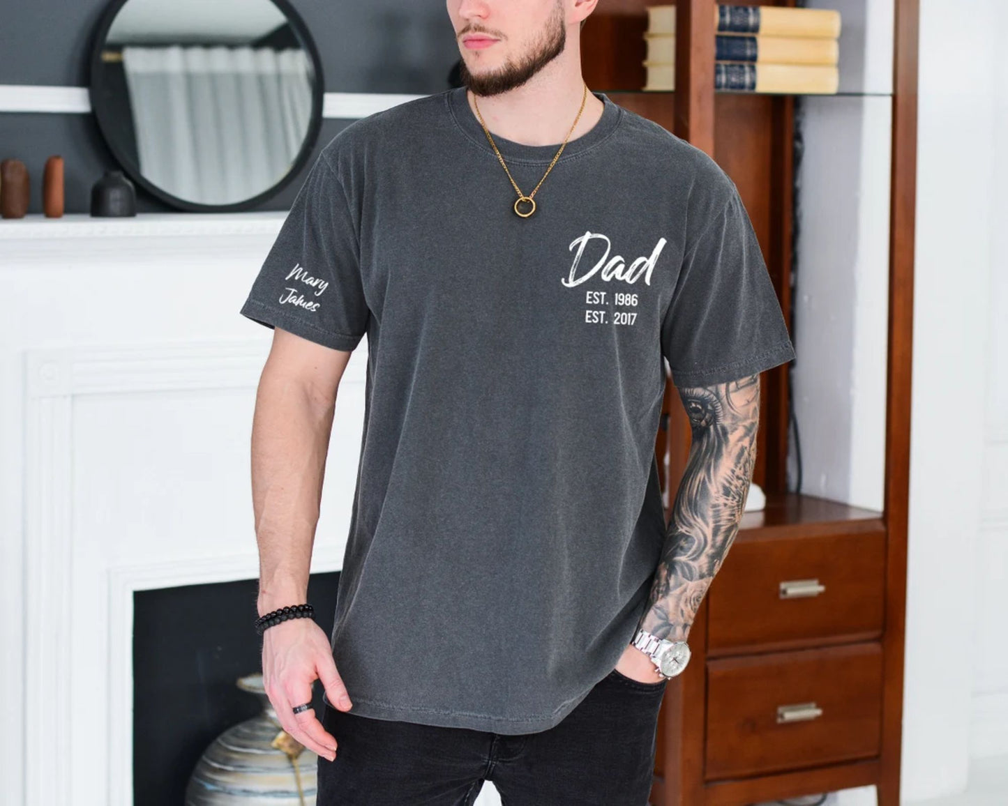 Personalisiertes Papa-Shirt mit den Namen der Kinder am Ärmel – Weihnachtsgeschenk für Papa