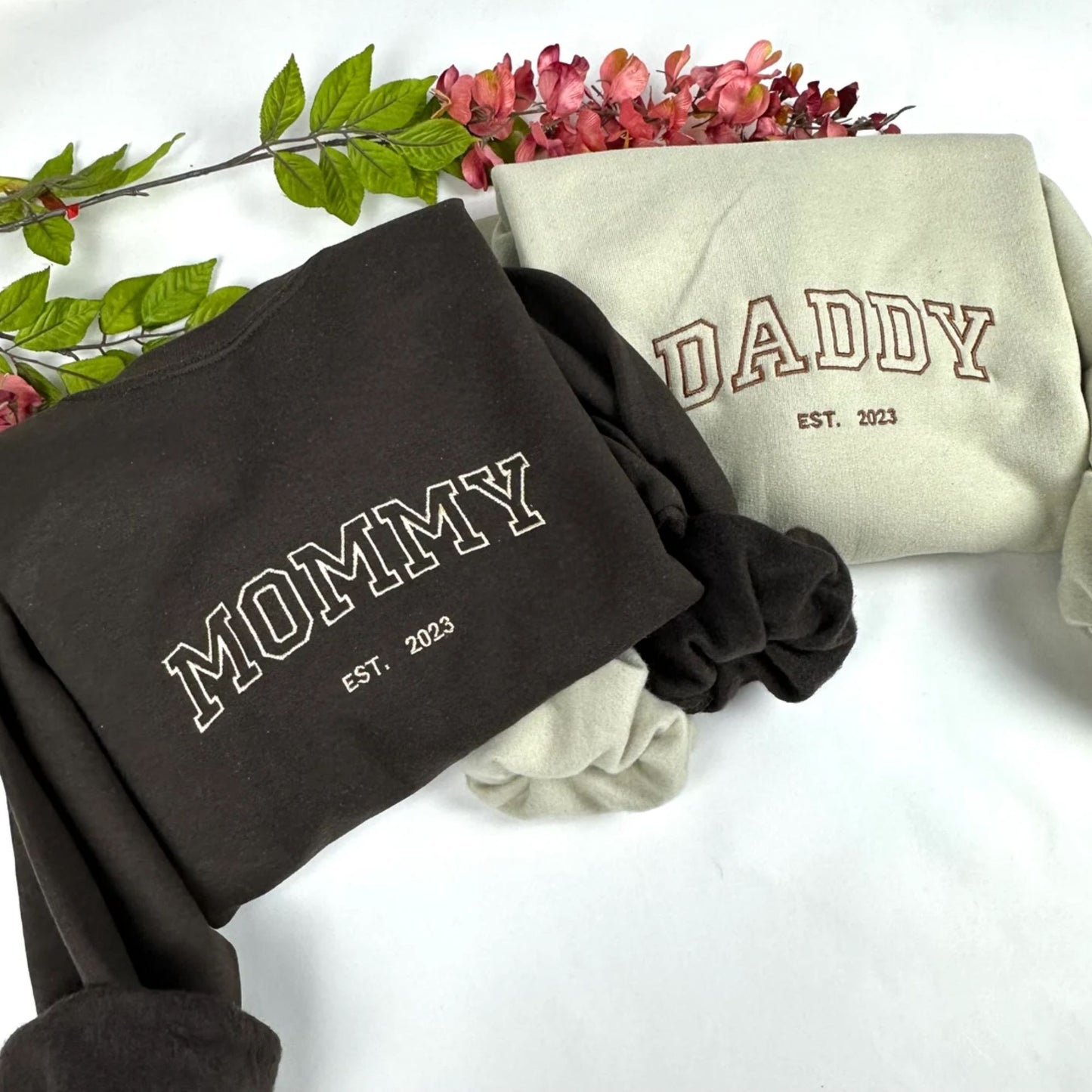 Besticktes PAPA & MAMA Est. Jahr Sweatshirt