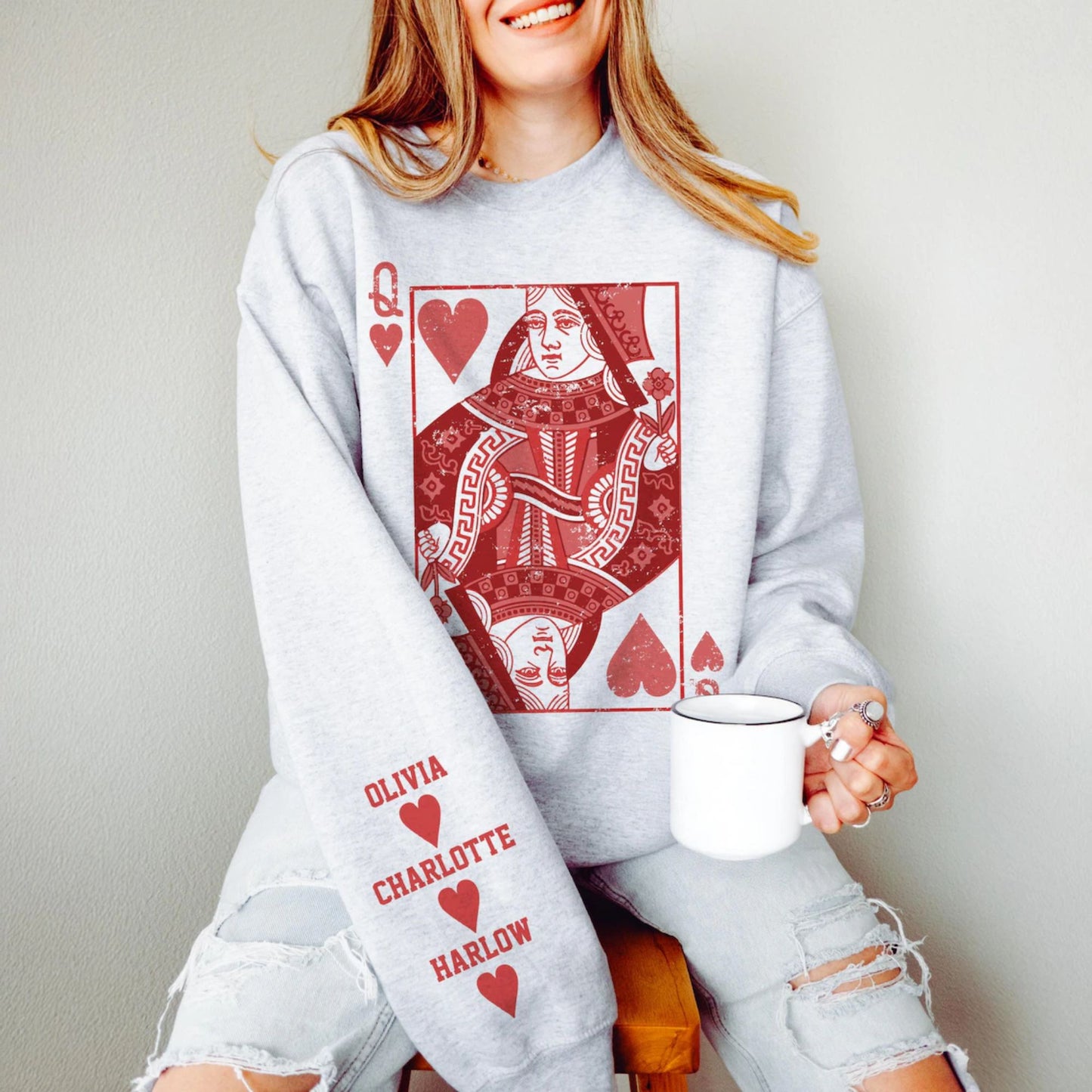 "Queen of Hearts" Personalisiertes Valentinstag-Sweatshirt, Individuelles Geschenk für Mama