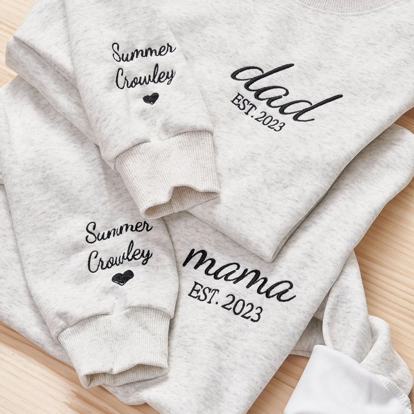 Papa und Mama besticktes Sweatshirt, individuelles Papa und Mama Shirt mit Kindernamen
