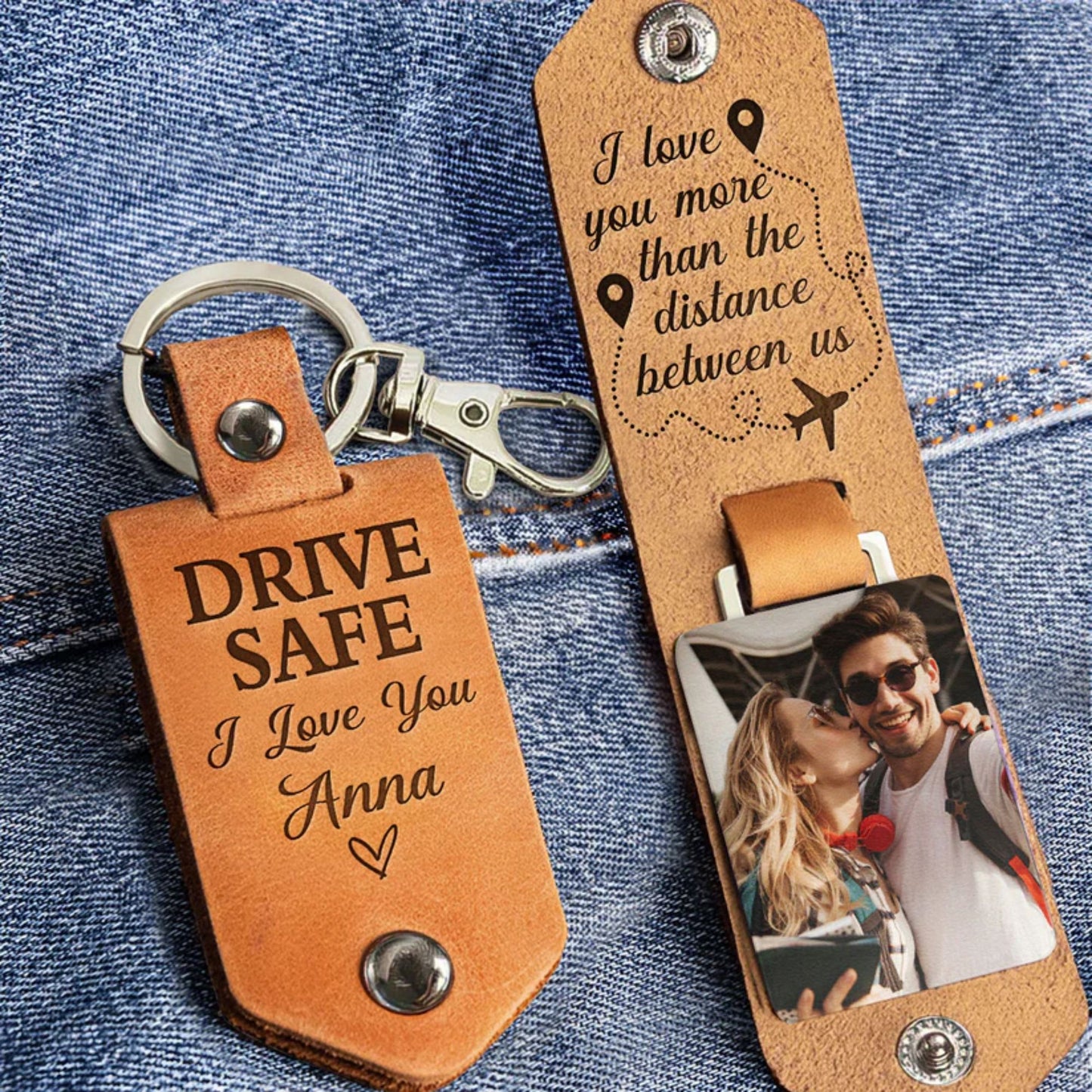 Fahre sicher ich liebe dich mehr als die Entfernung zwischen uns – Personalisierter Leder Foto Schlüsselanhänger
