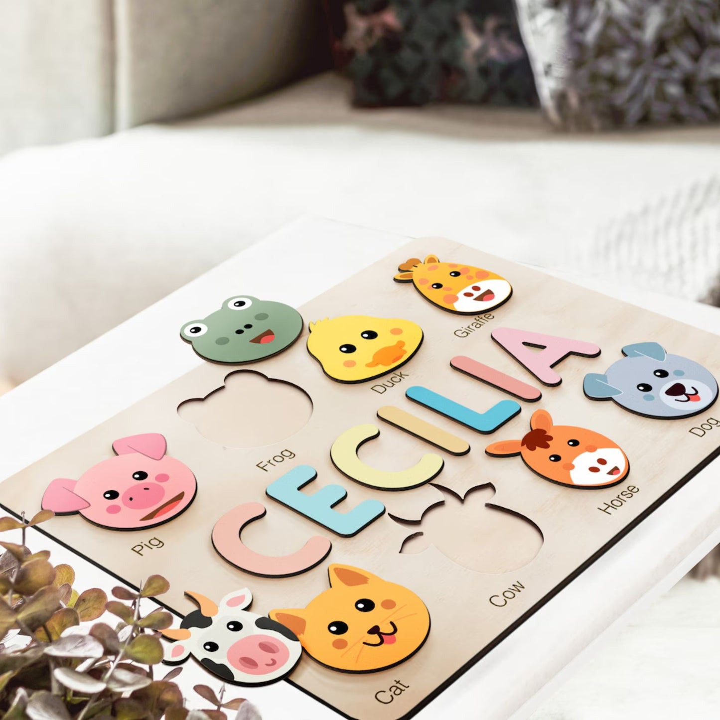 Individuelles handgefertigtes Namenspuzzle mit Tieren, Geschenk für Kinder