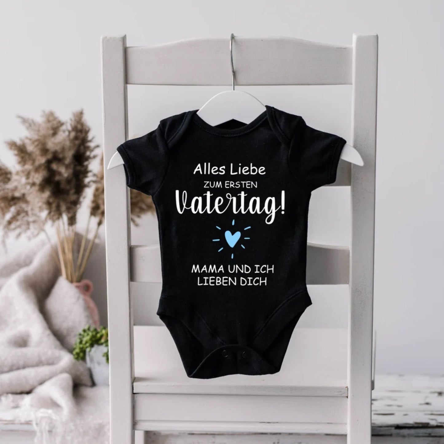 Happy Father's Day: Sweet baby bodysuit for special moments