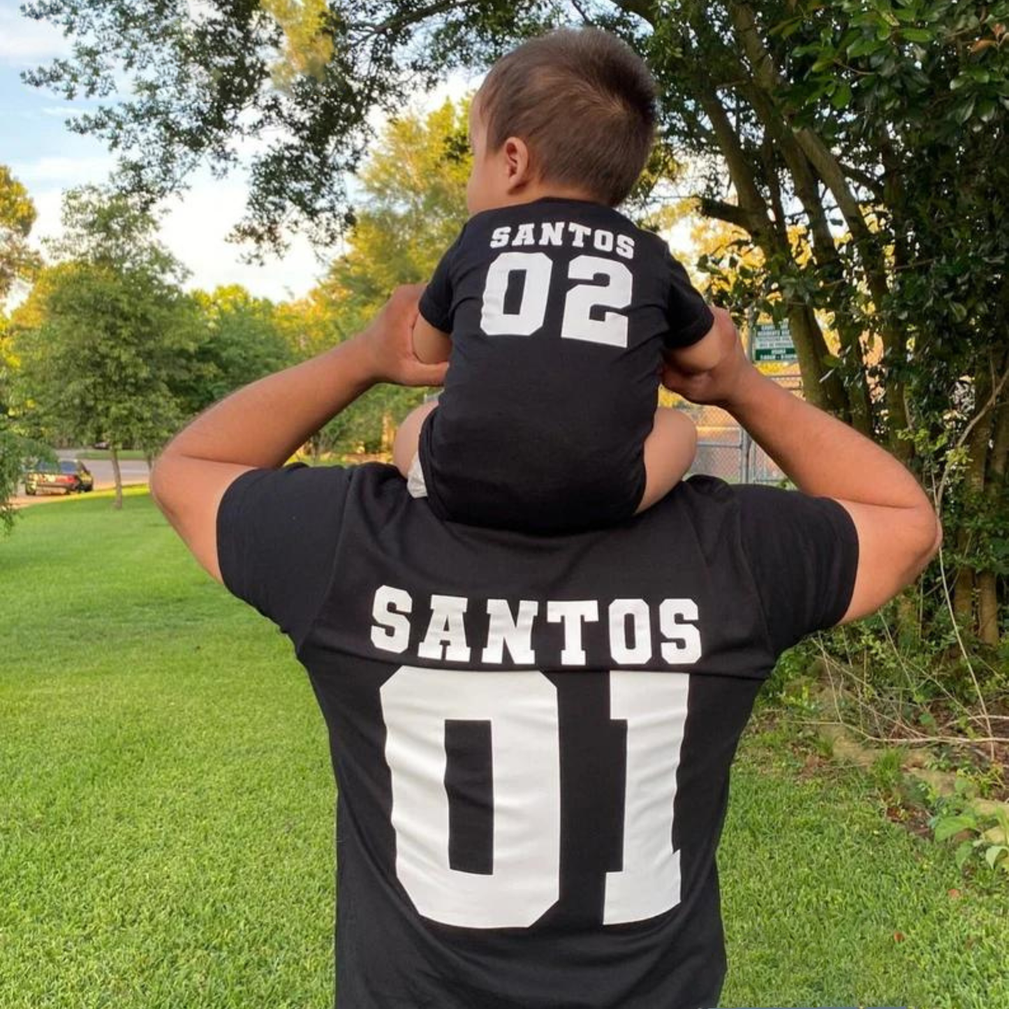Personalisiertes Papa-Shirt - Geschenk zum Vatertag mit Nachnamen