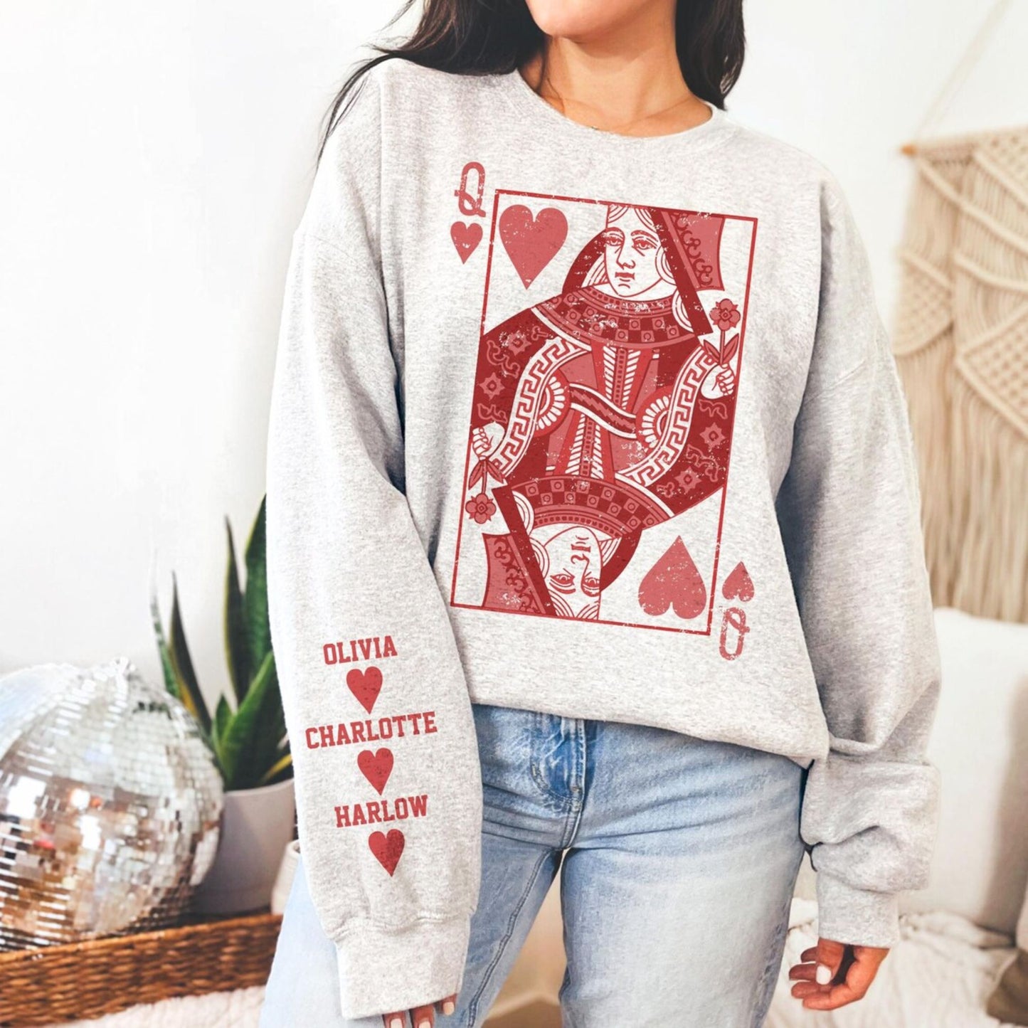 "Queen of Hearts" Personalisiertes Valentinstag-Sweatshirt, Individuelles Geschenk für Mama