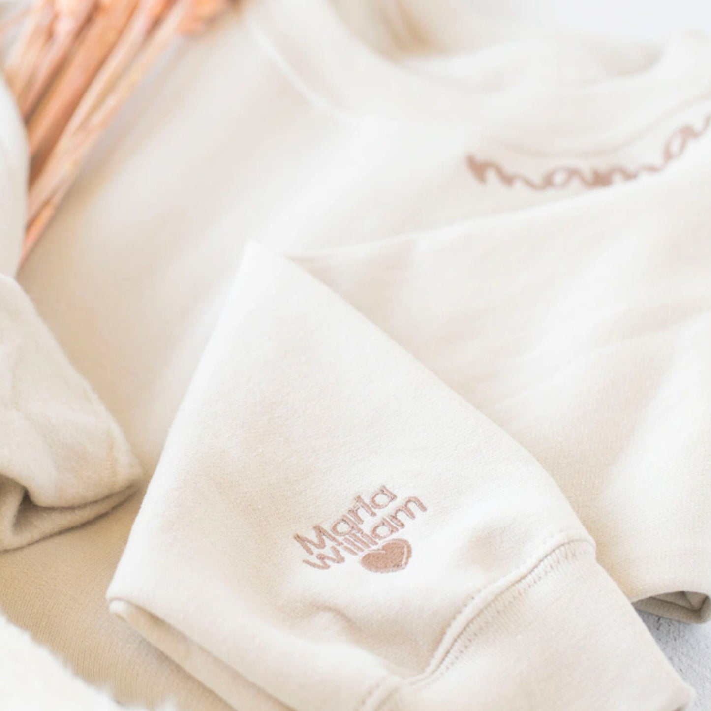Personalisierter bestickter Mama-Sweatshirt, Mama-Sweatshirt mit Kindernamen