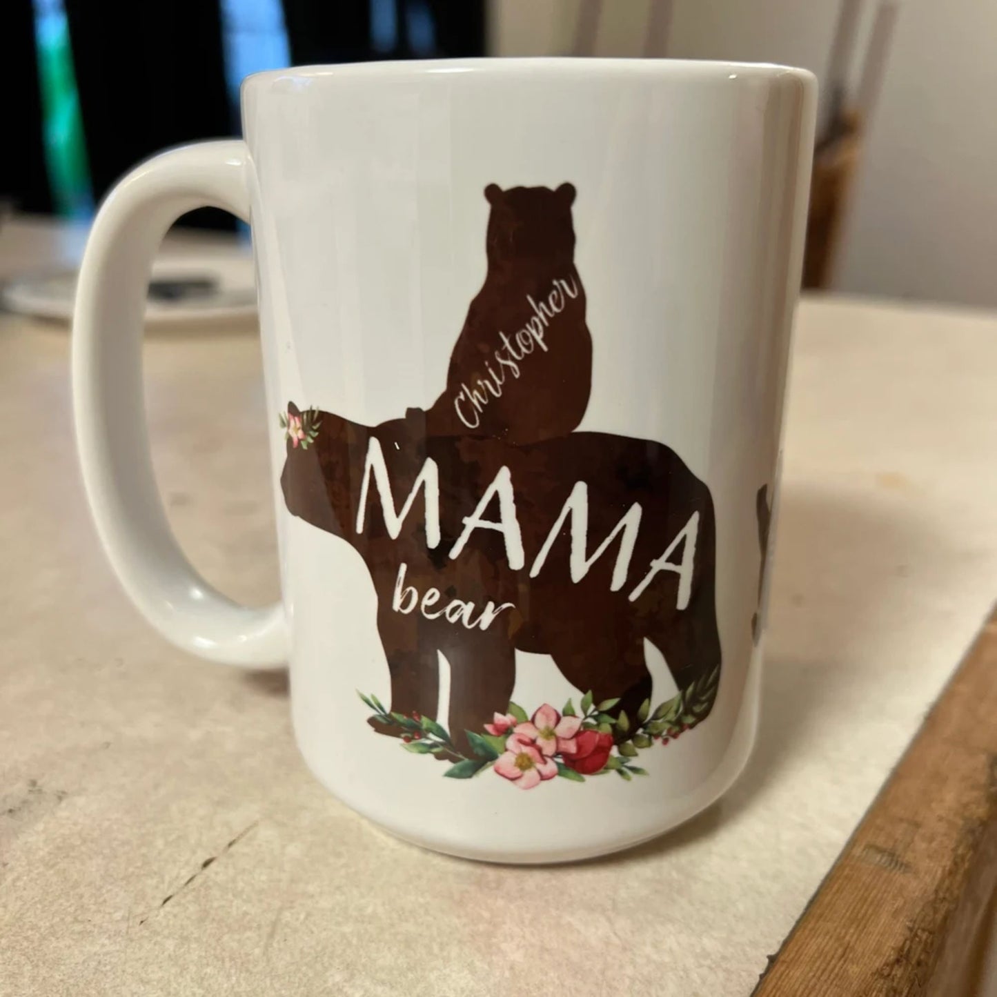 Mama Bär mit ihren Bärchen Kaffeebecher – Personalisierter Bärenfamilien Becher