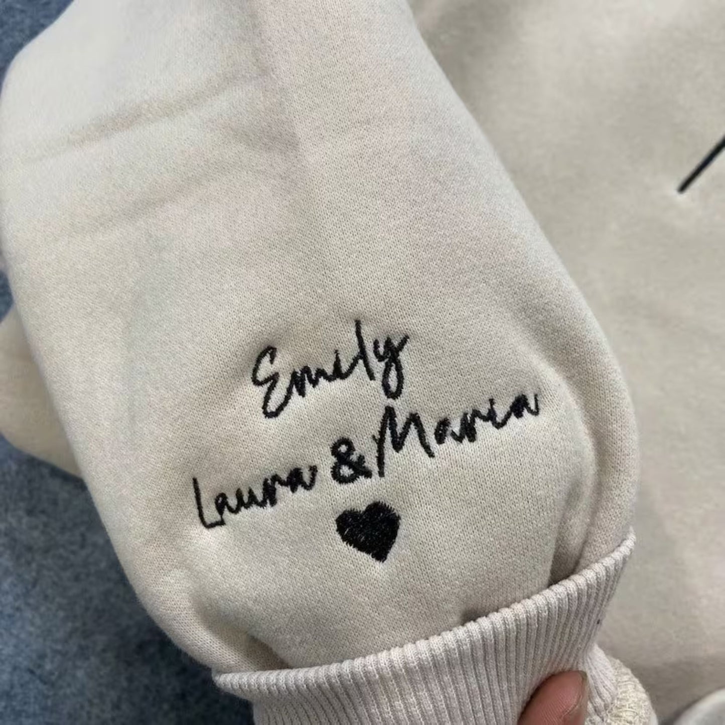 Mama Sweatshirt Bestickt, Individuelles Mama Sweatshirt mit Kindernamen