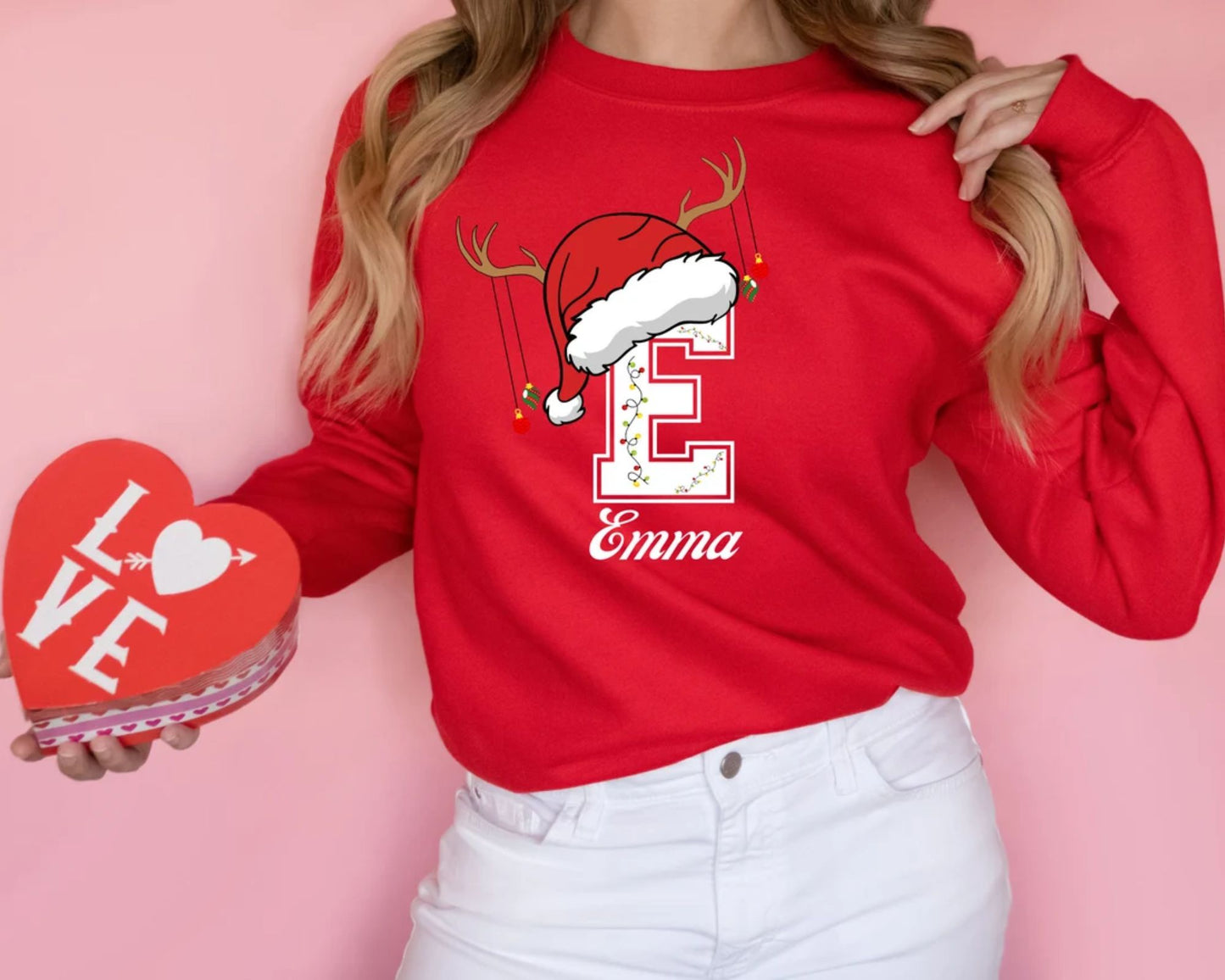 Weihnachtliches Shirt mit personalisiertem Namens Initial – Familien Weihnachts Shirt