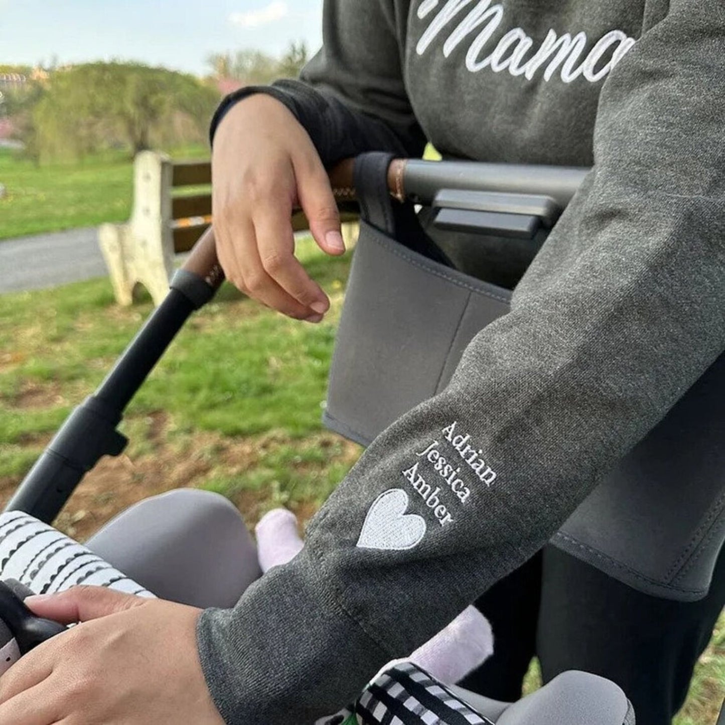 Individuell besticktes Mama Sweatshirt mit Namen, Geschenk für Mama