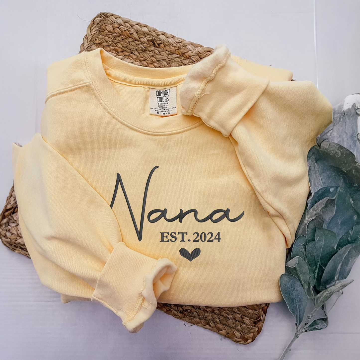 Personalisiertes besticktes Sweatshirt mit Titel für Mütter und Omas – Besonderes Geschenk für Mama