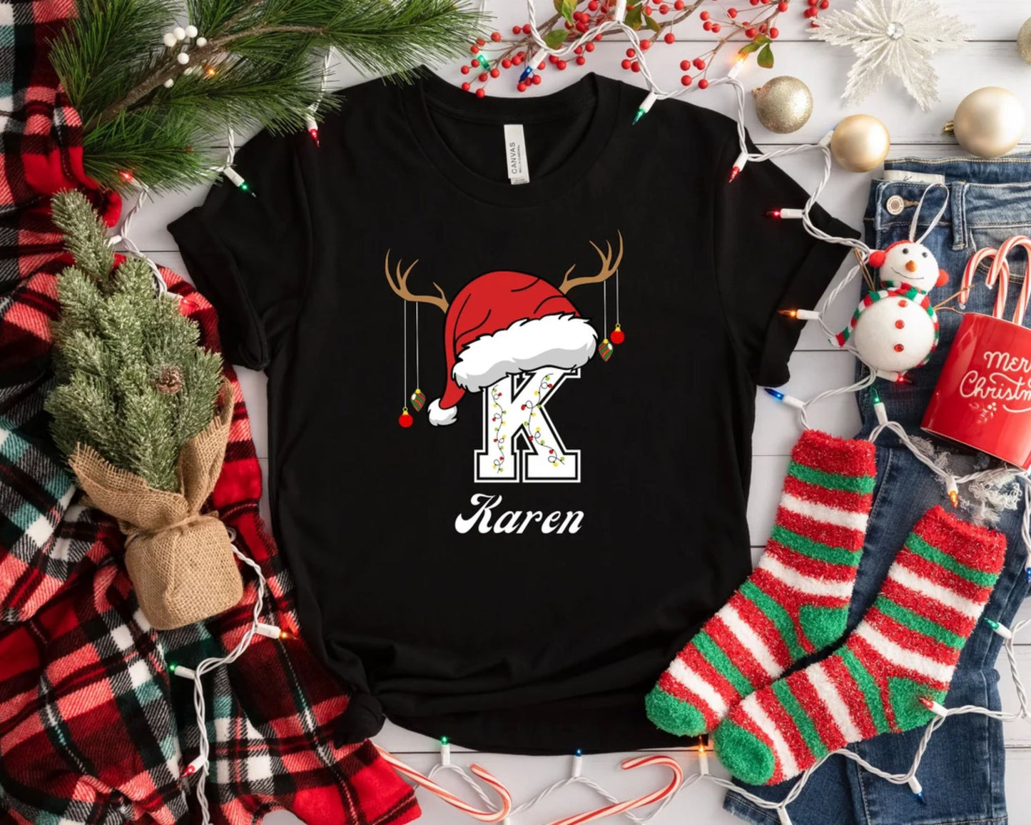 Weihnachtliches Shirt mit personalisiertem Namens Initial – Familien Weihnachts Shirt