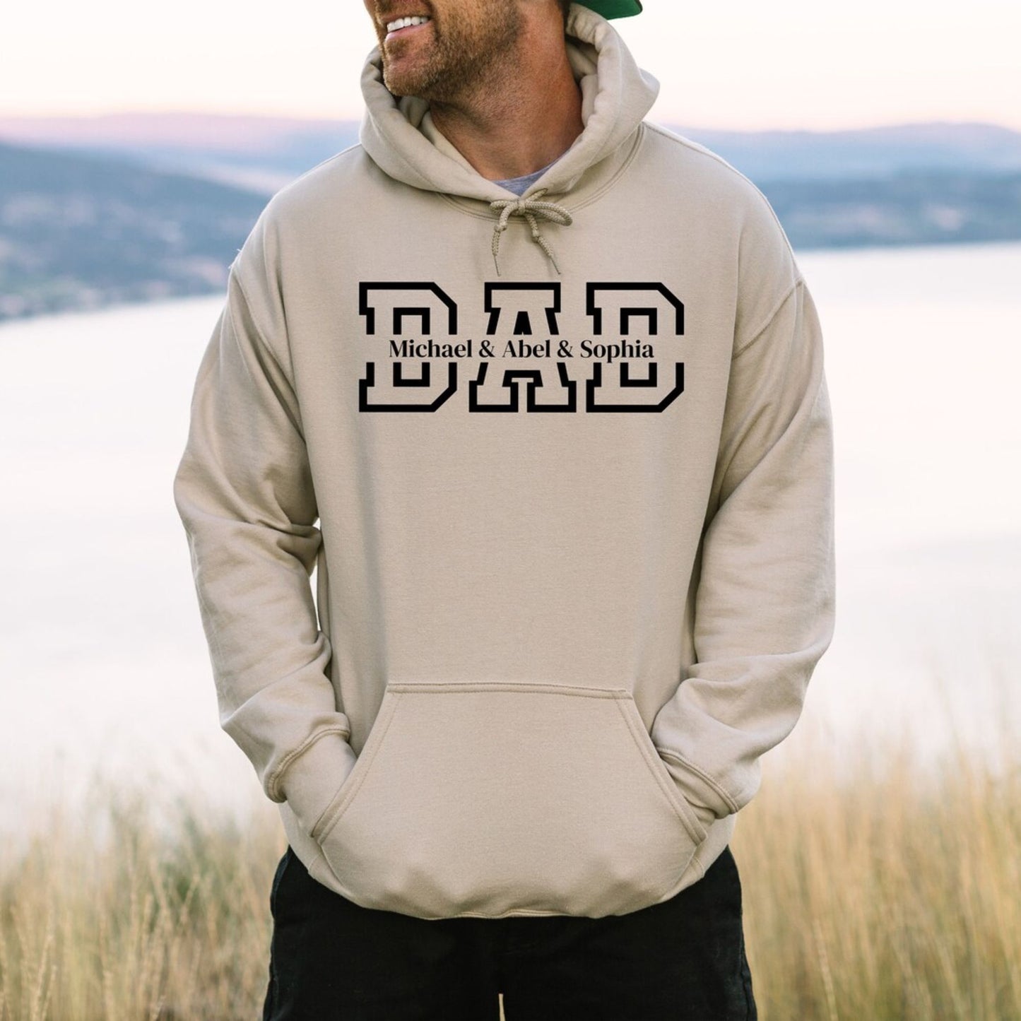 Personalisierter Papa-Hoodie mit Kindernamen – Vatertagsgeschenk