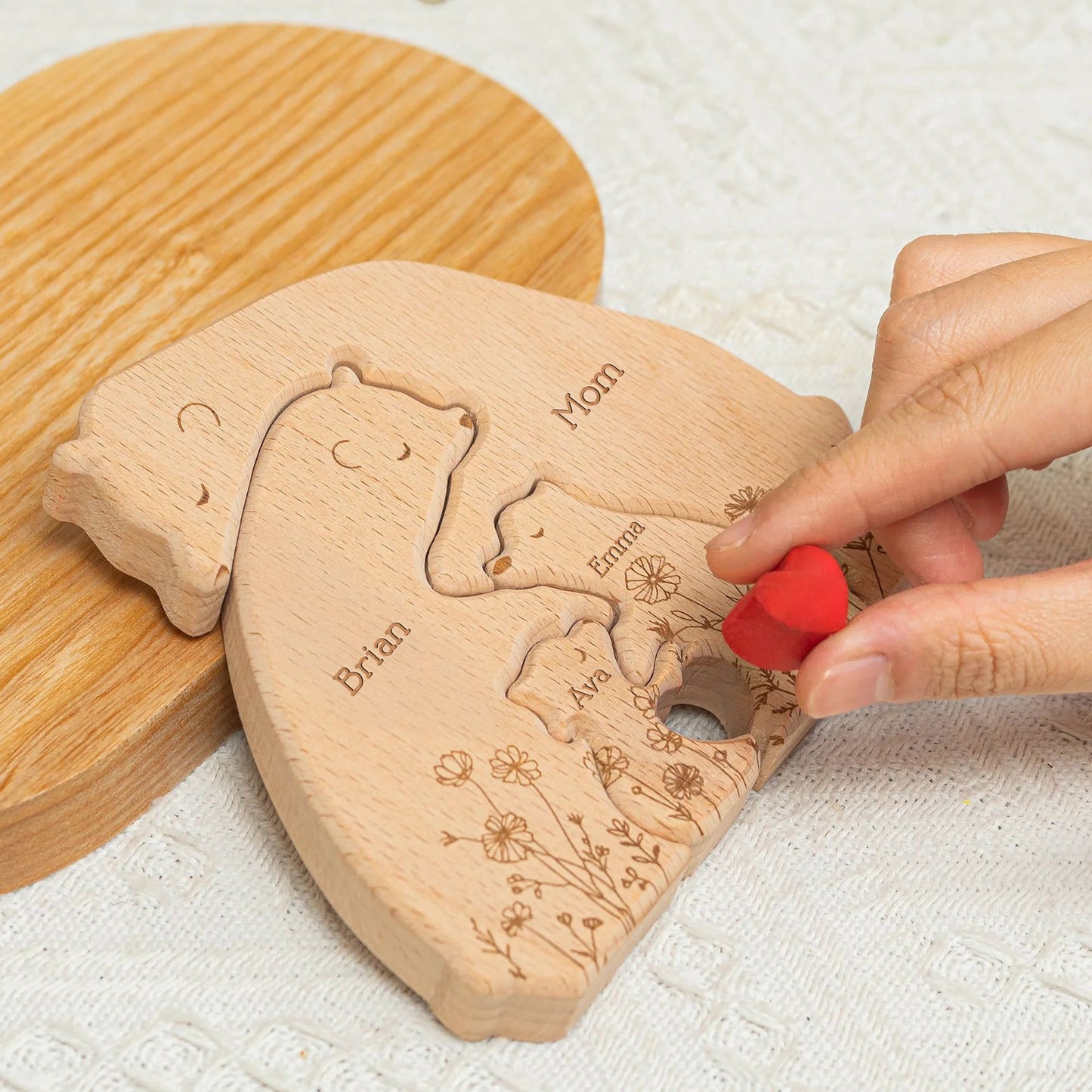 Umarmende Bärenfamilie Blumen-Version - Personalisierbares Holzpuzzle der Bärenfamilie