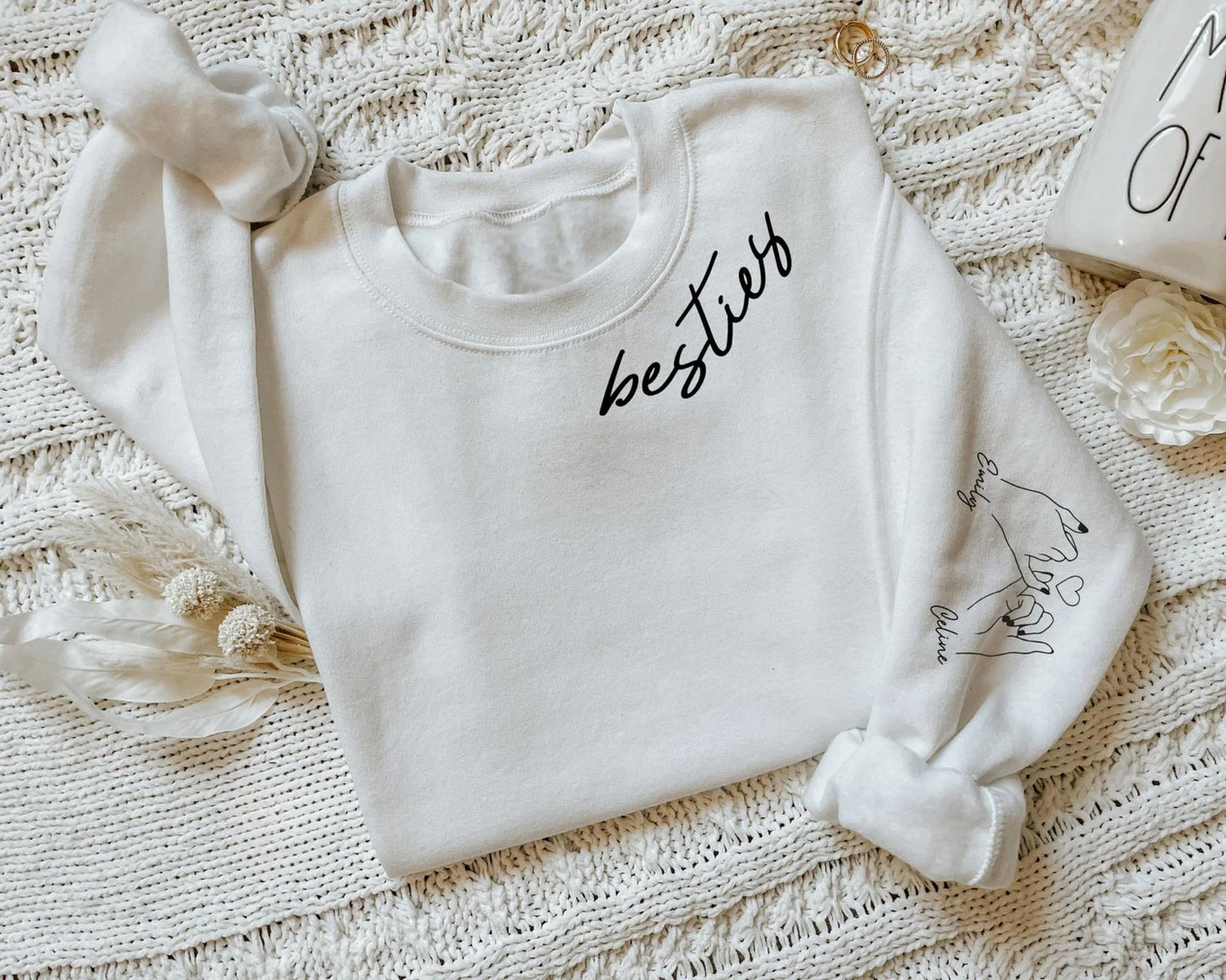 Personalisierter Besties Pullover mit Namen auf dem Ärmel für Beste Freunde