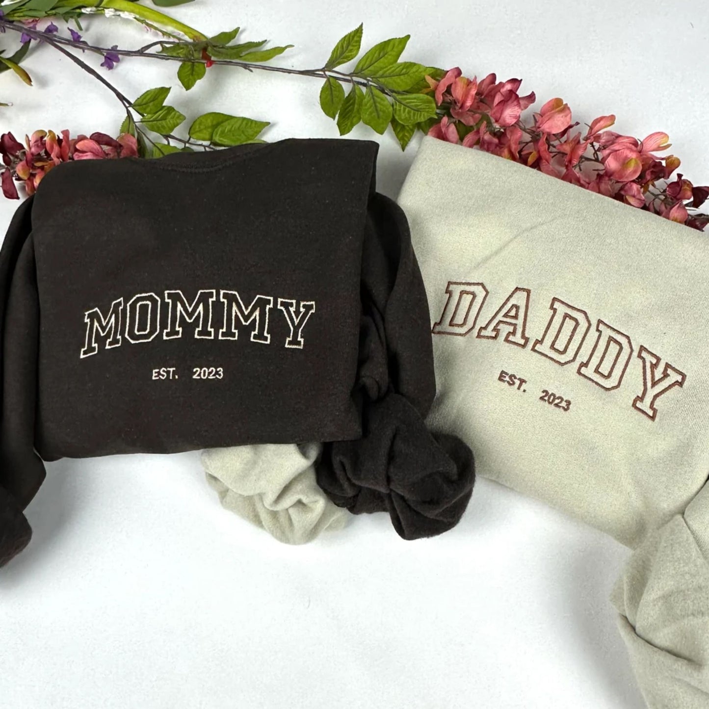 Besticktes PAPA & MAMA Est. Jahr Sweatshirt