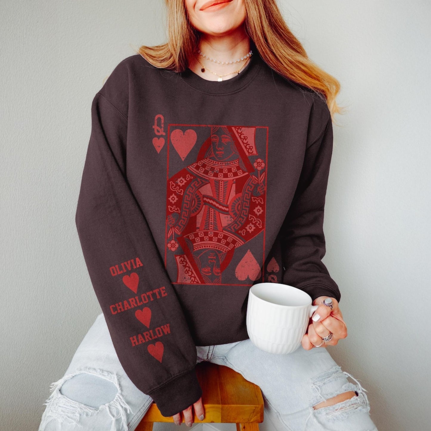 "Queen of Hearts" Personalisiertes Valentinstag-Sweatshirt, Individuelles Geschenk für Mama
