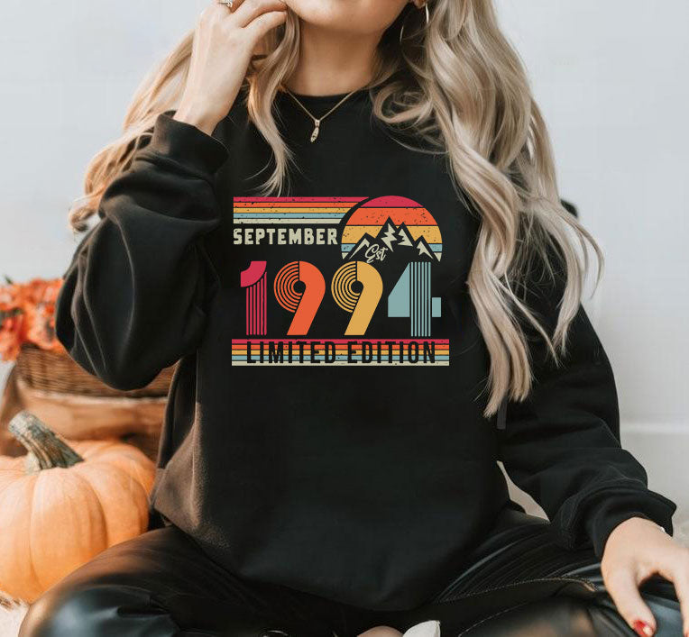 Personalisiertes Geburtstagsjahr Nummer Sweatshirt - Individueller Geburtstagspullover und Hemden