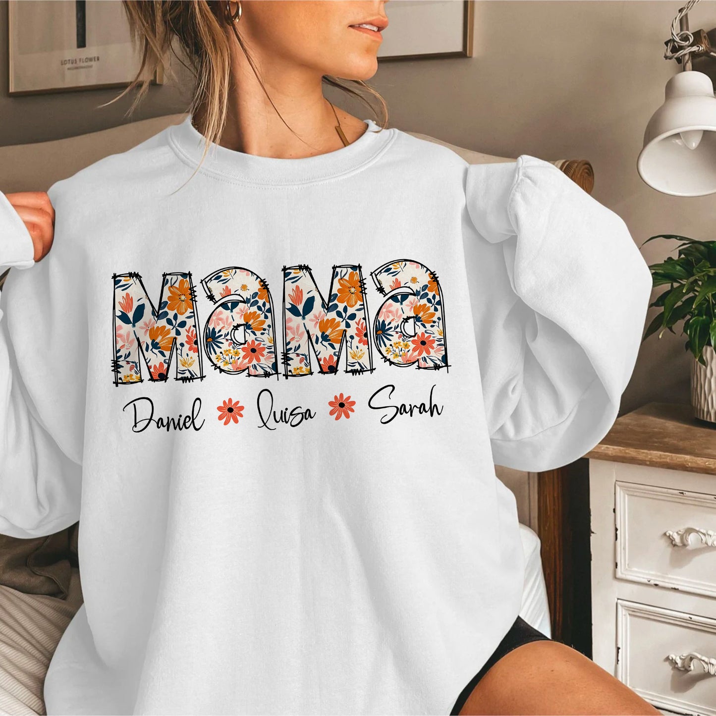 Personalisiertes Blumen-Mama-Shirt mit Kindernamen, Individuelles Mama-Sweatshirt