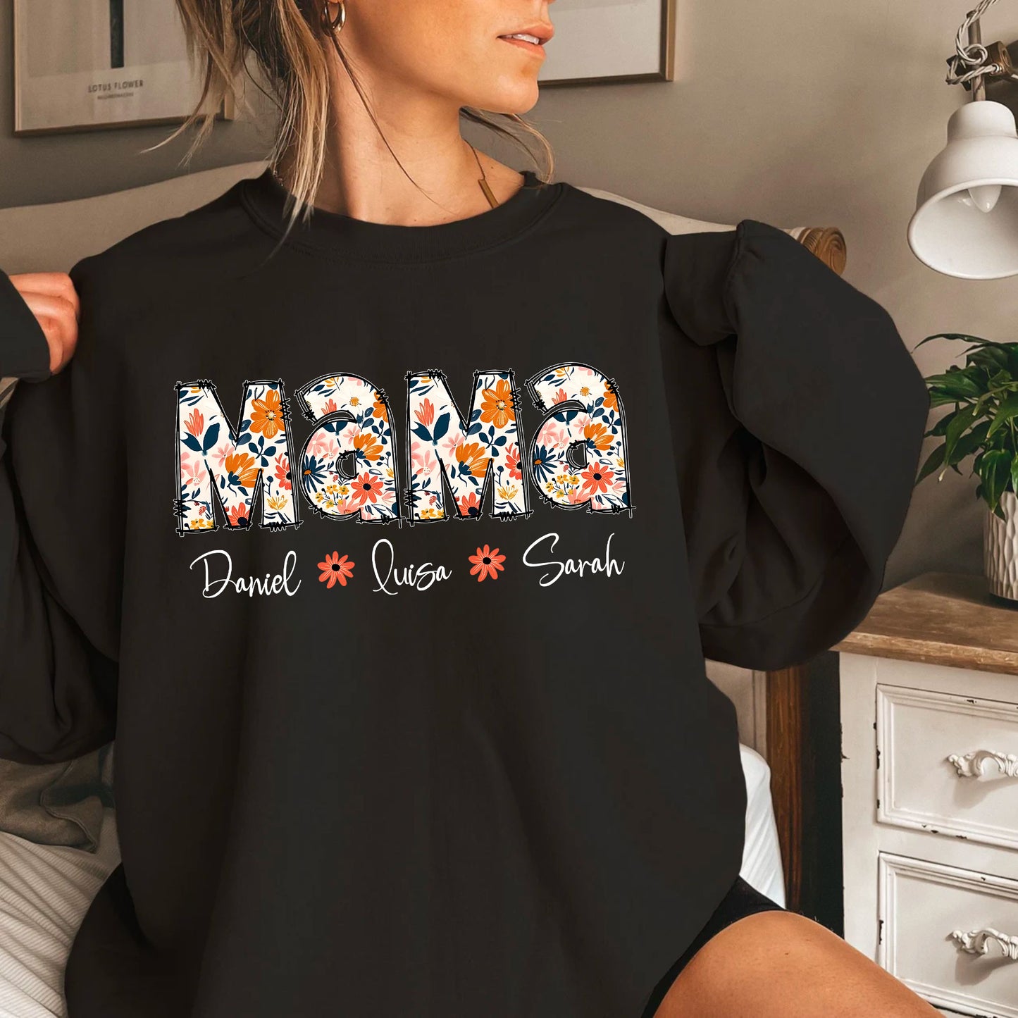 Personalisiertes Blumen-Mama-Shirt mit Kindernamen, Individuelles Mama-Sweatshirt