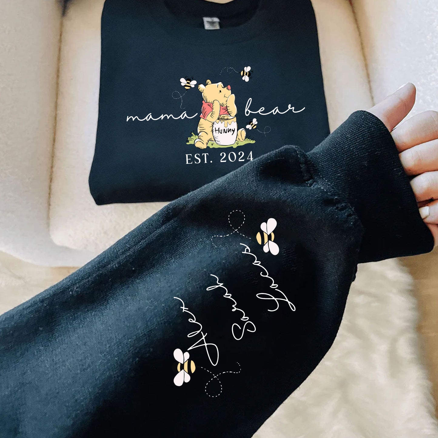 Personalisierte Mama Bär Shirt - Mama Est Sweatshirt mit dem Namen des Kindes auf dem Ärmel