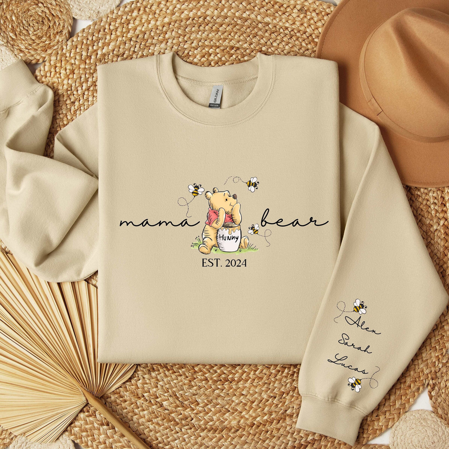 Personalisiertes Mama-Bär-Sweatshirt, Mama Est. mit Kindernamen auf dem Ärmel