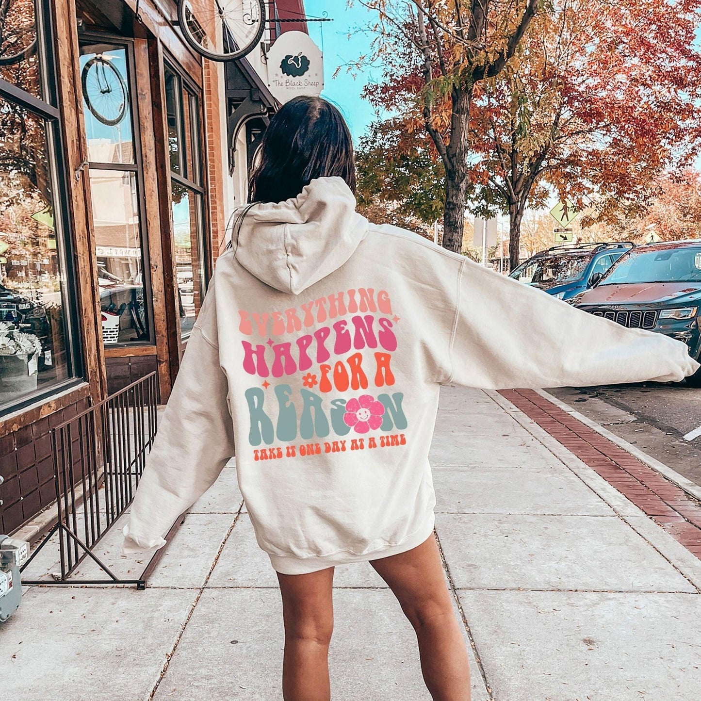 Alles passiert aus einem Grund Sweatshirt - Inspirierendes Geschenk - GiftHaus