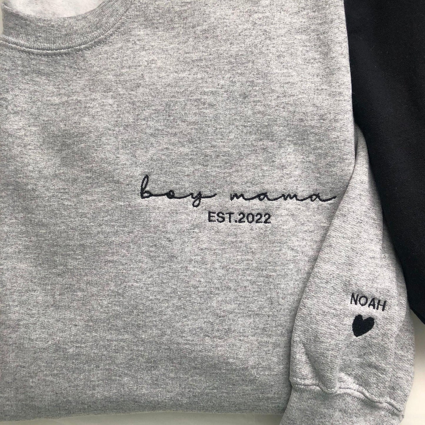 Benutzerdefiniertes Boy Mama Sweatshirt - Besticktes Boy Mama Sweatshirt - GiftHaus