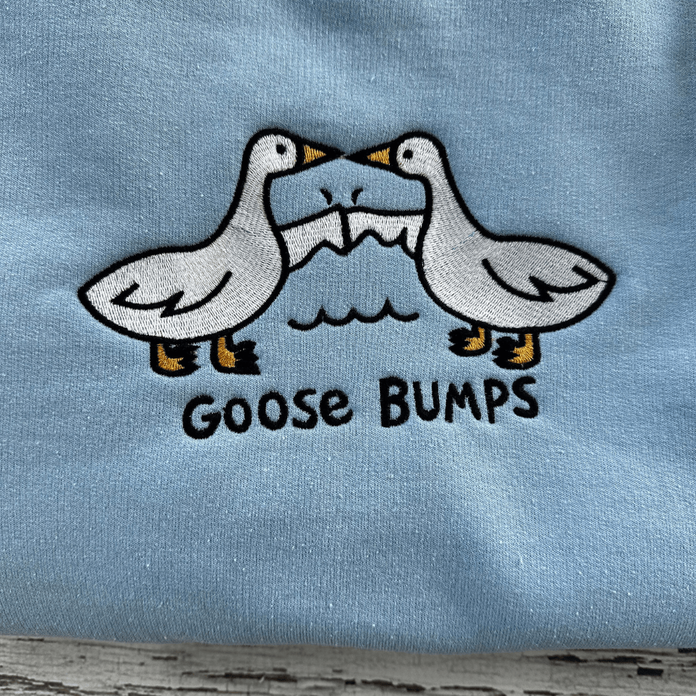 Bestickter Gänsehaut-Hoodie - GiftHaus