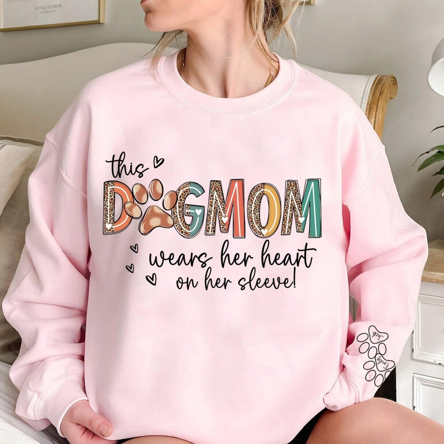 Diese Hundemama trägt ihr Herz auf ihrem Ärmel Sweatshirt – individueller Hundename - GiftHaus