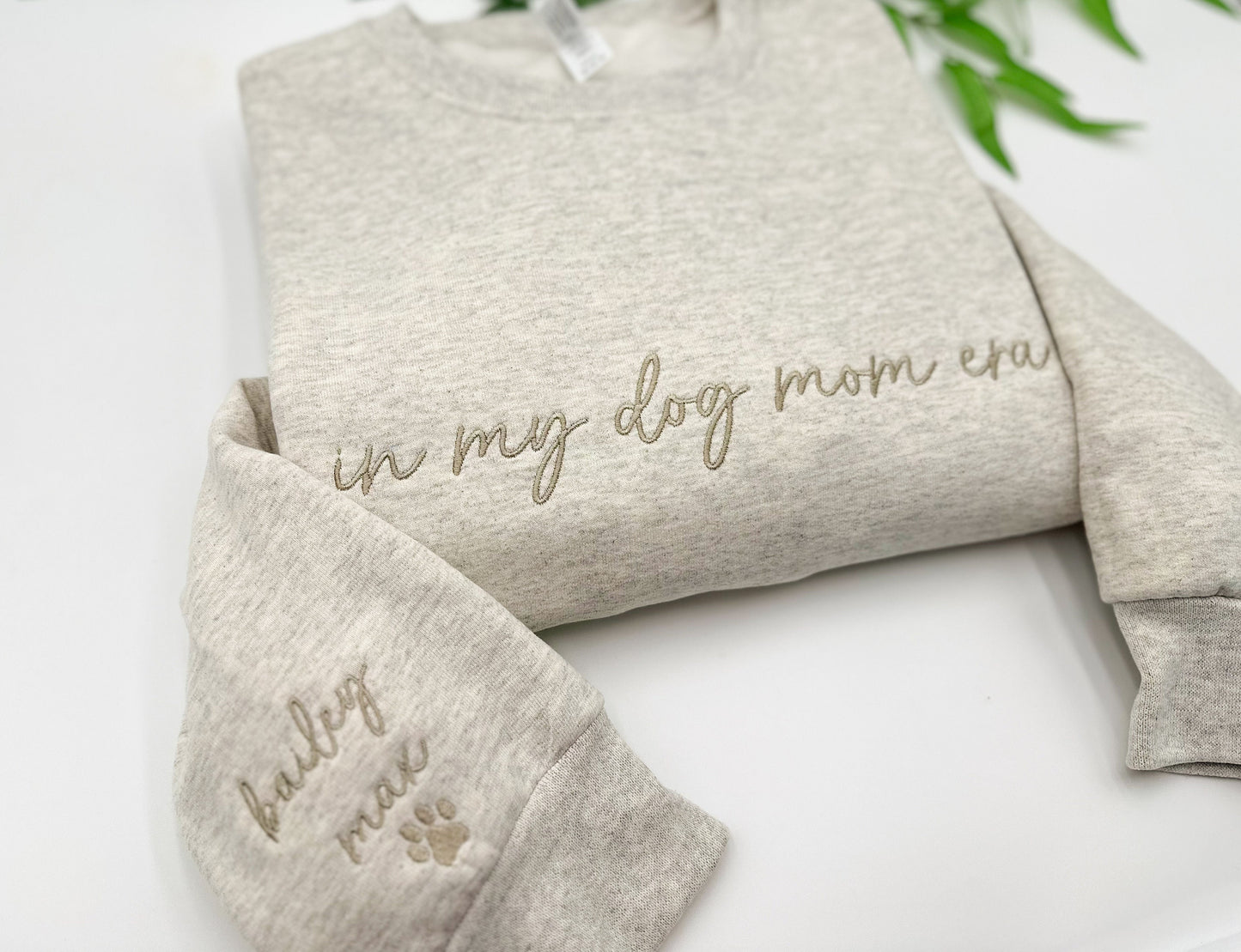Personalized Dog Mom Shirt with Dog's Name – Perfect Gift for Dog Lovers