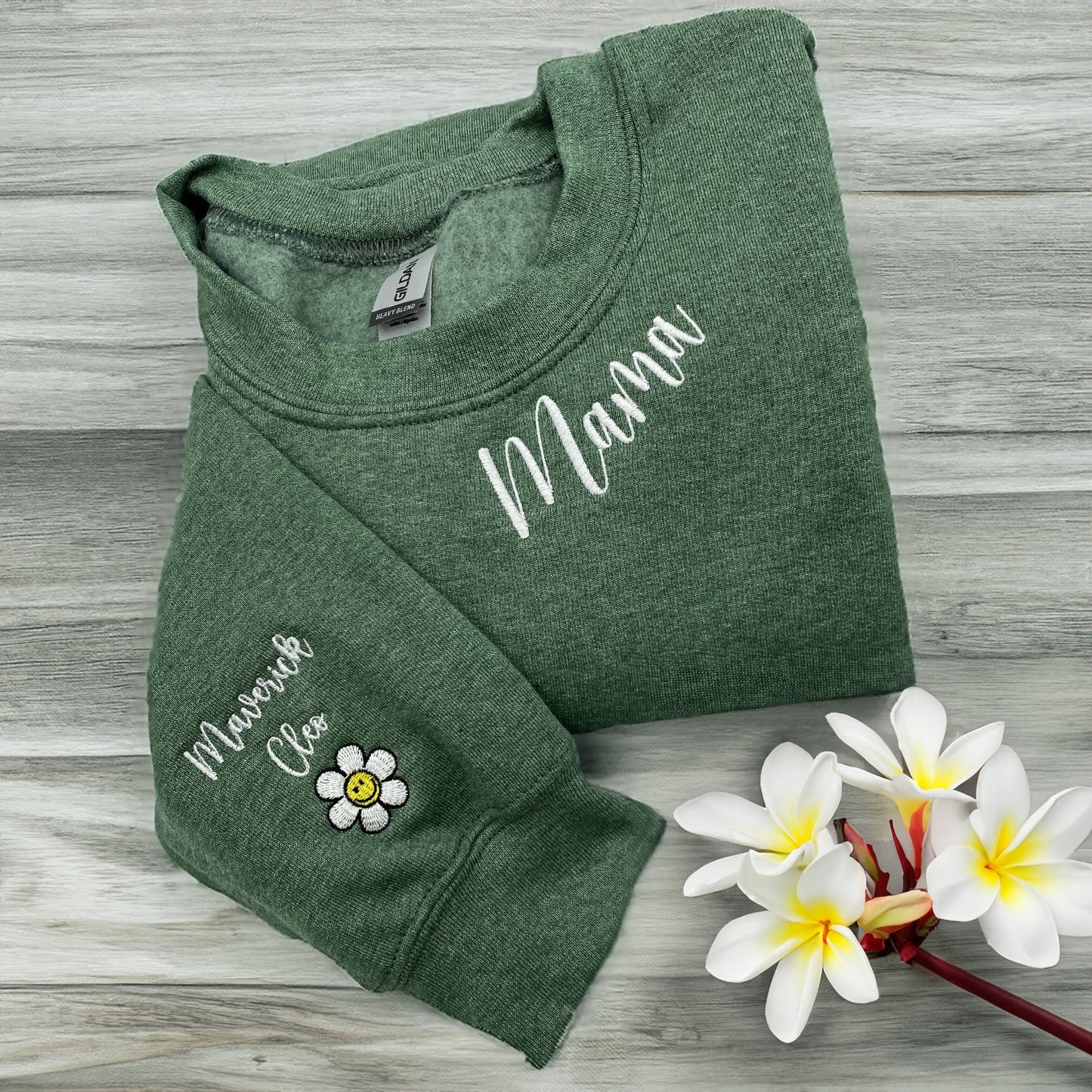 Besticktes Mama-Sweatshirt mit Kragen, Kindernamen und Symbol – Einzigartiges Familiengeschenk, Geschenk für Mütter