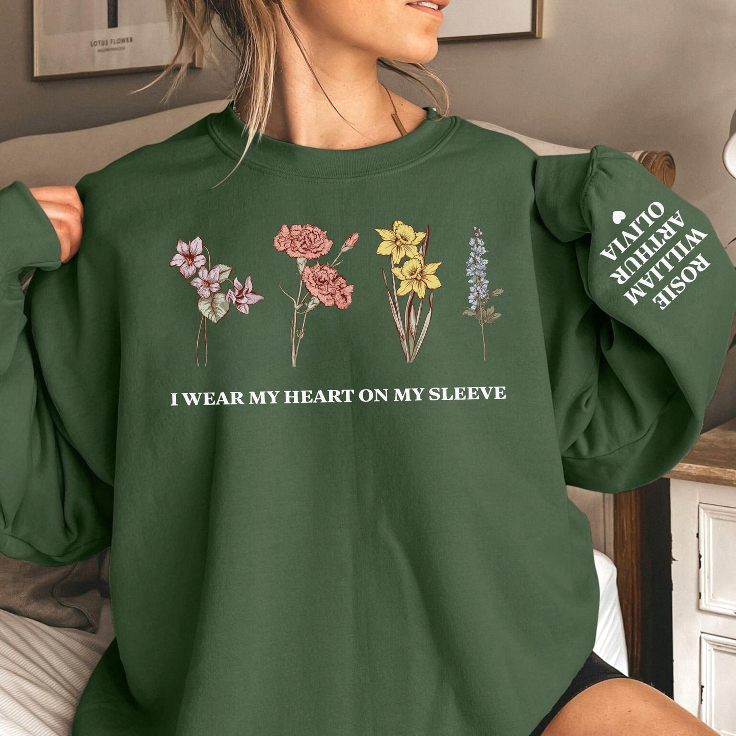 Individuelles Geburtsmonat Sweatshirt mit Geburtsblume Sweatshirt und Hoodie - Personalisiertes Geschenk Mama, Oma - GiftHaus