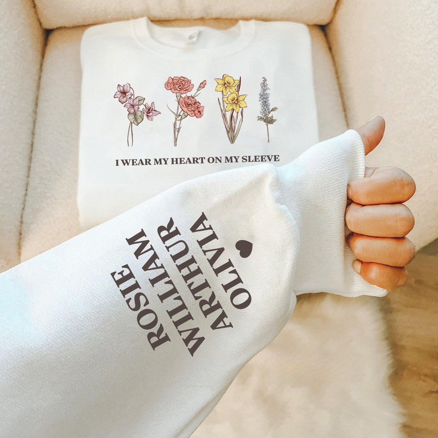 Individuelles Geburtsmonat Sweatshirt mit Geburtsblume Sweatshirt und Hoodie - Personalisiertes Geschenk Mama, Oma - GiftHaus