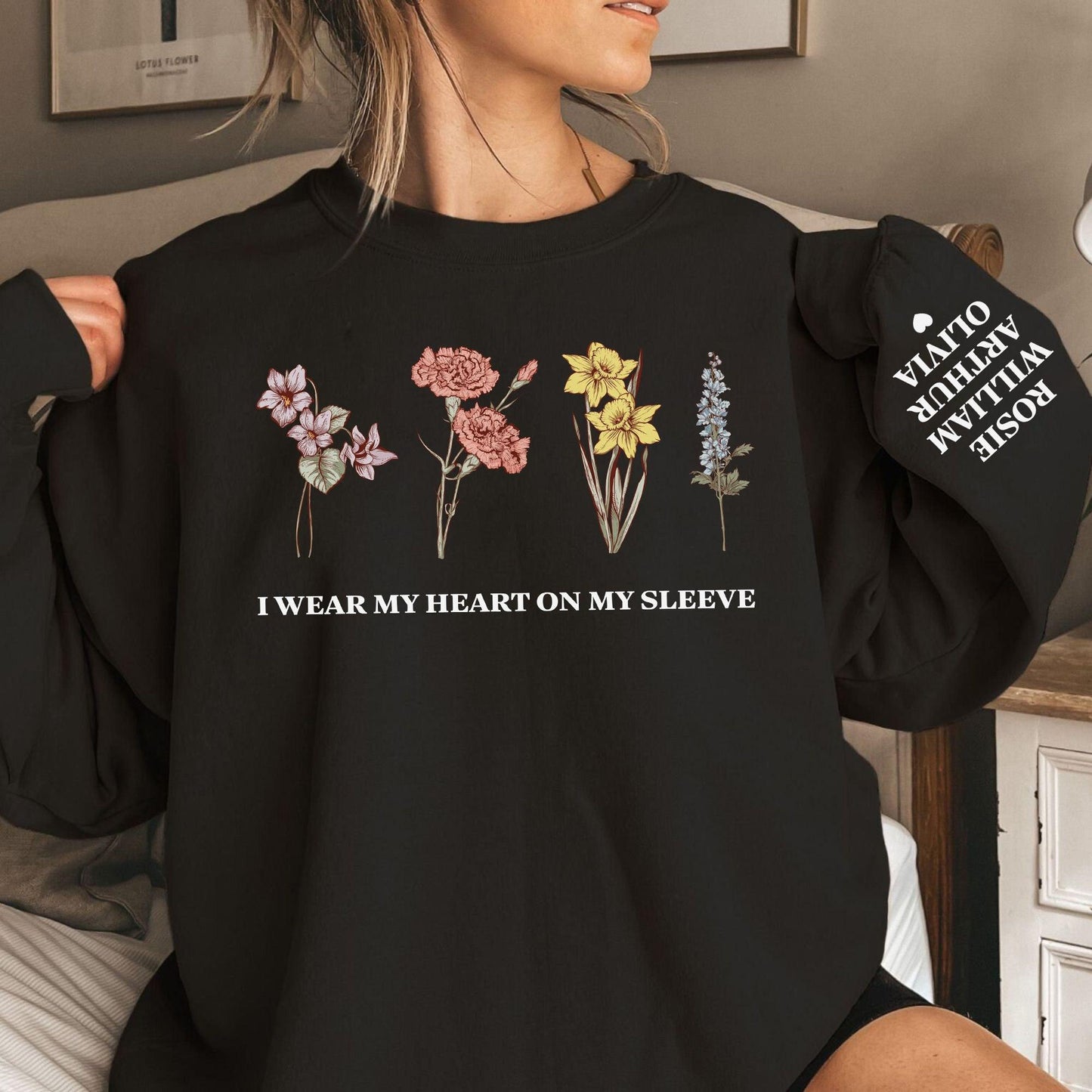 Individuelles Geburtsmonat Sweatshirt mit Geburtsblume Sweatshirt und Hoodie - Personalisiertes Geschenk Mama, Oma - GiftHaus