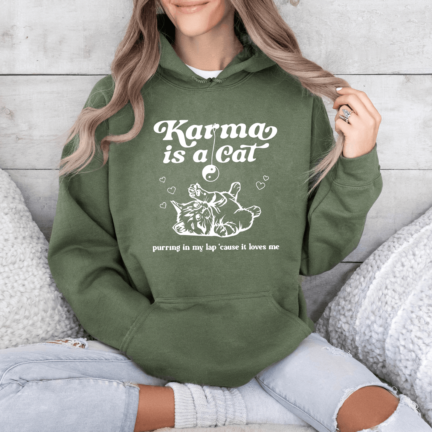 Karma ist eine Katze - Gemütliches Sweatshirt - GiftHaus