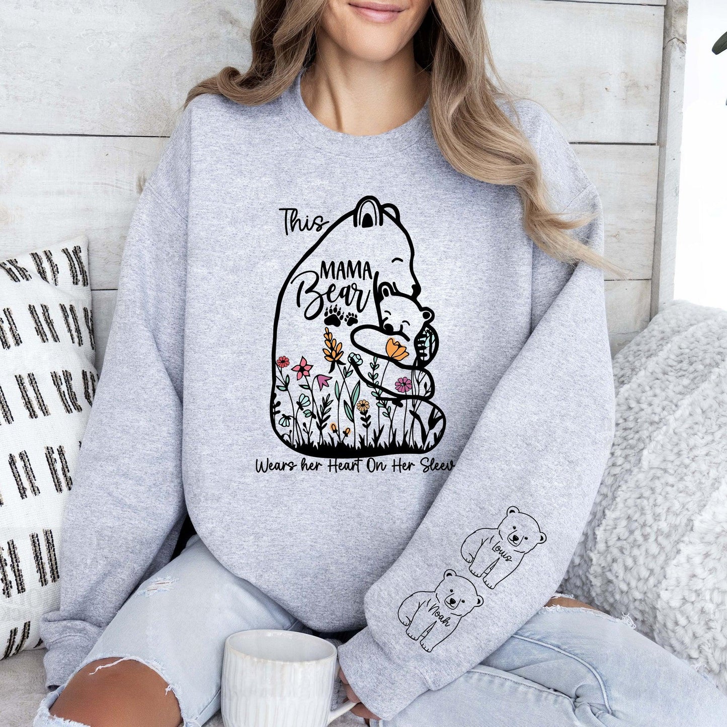 Mama Bear Sweatshirt mit Namen - Geschenk für Mama - GiftHaus