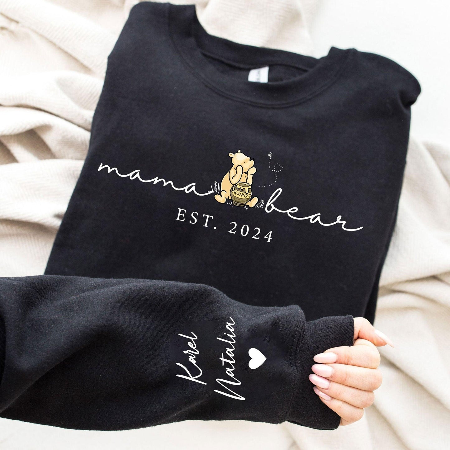 Mama Bear Sweatshirt - Personalisiertes Familienliebe Design mit Ihrem Spezialjahr - GiftHaus