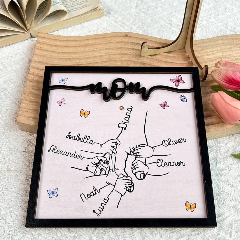 Mamas Hand halten - Personalisierte Holztafel - GiftHaus