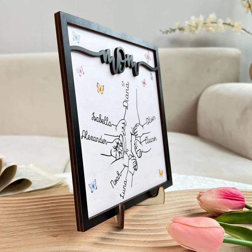Mamas Hand halten - Personalisierte Holztafel - GiftHaus