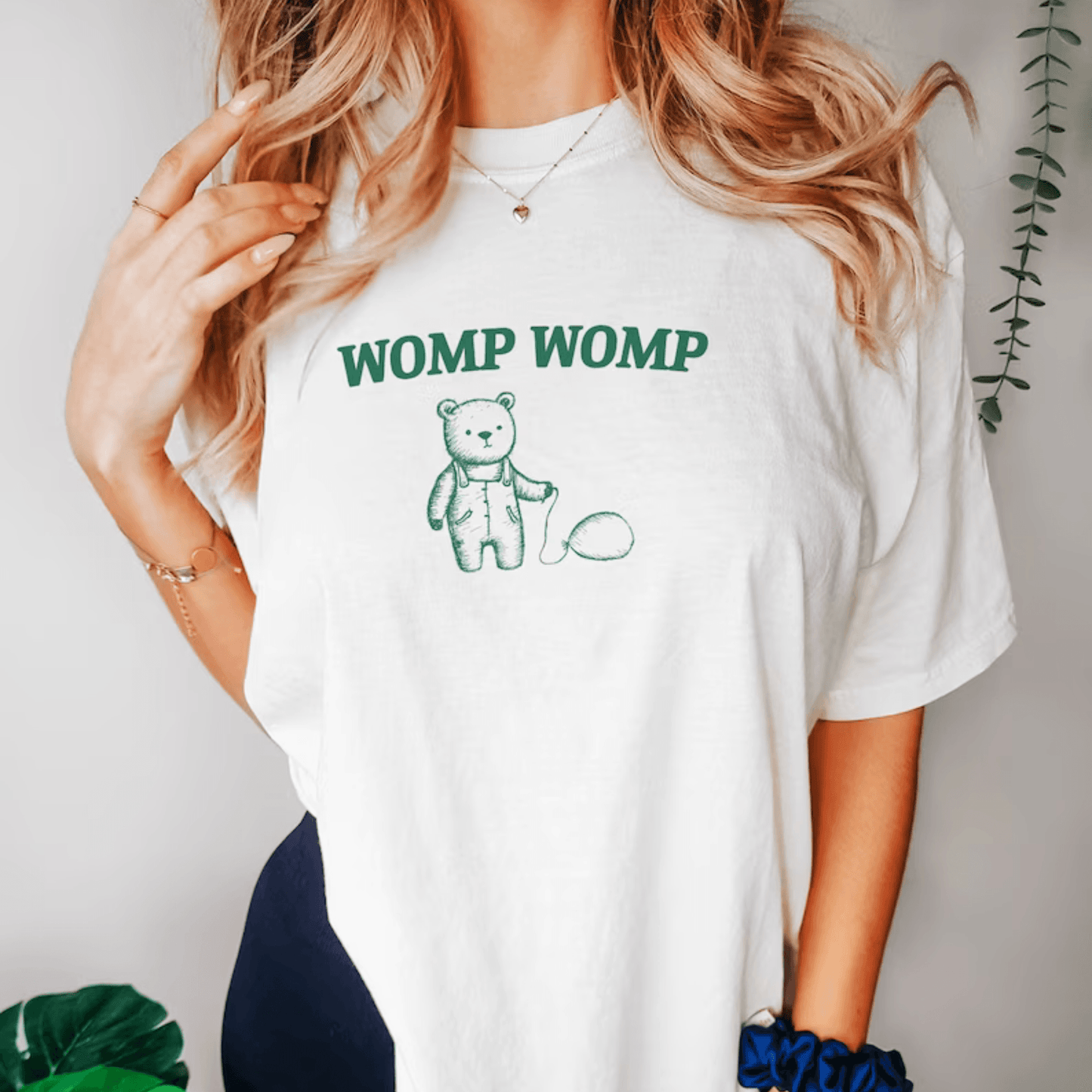 Munterer Bär T-Shirt - Aufmunterndes Geschenk für Freunde - GiftHaus