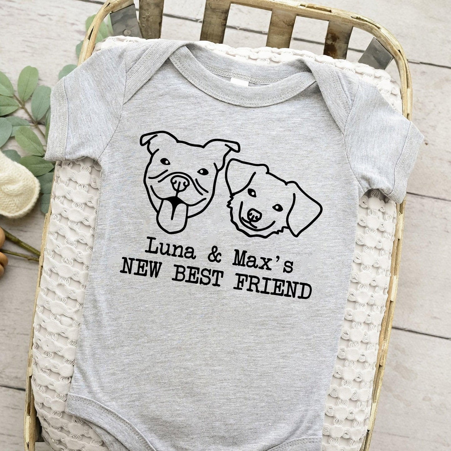 Neues Onesie für die beste Freundin – Personalisiertes Onesie mit Hundenamen - GiftHaus