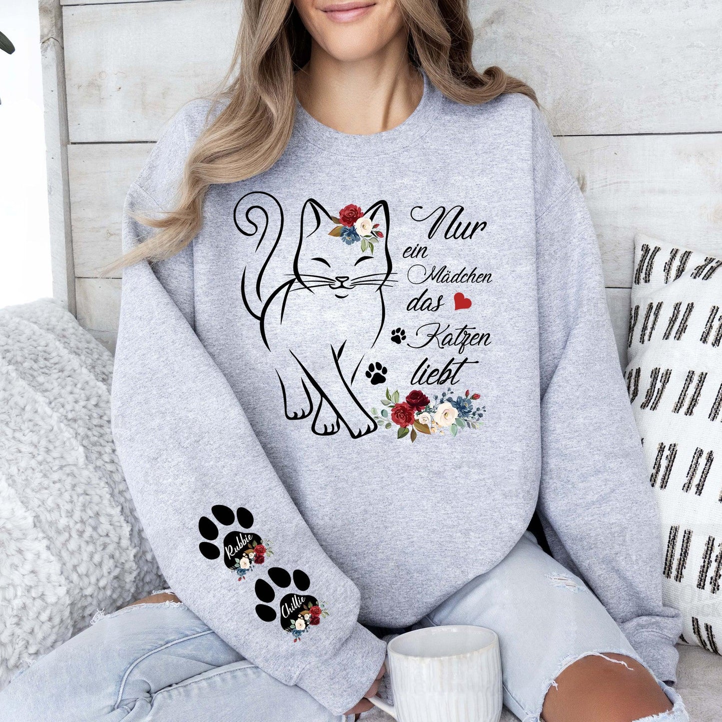 Nur ein Mädchen das Katzen liebt Sweatshirt - Personalisiertes Katzenliebhaber Sweatshirt - GiftHaus