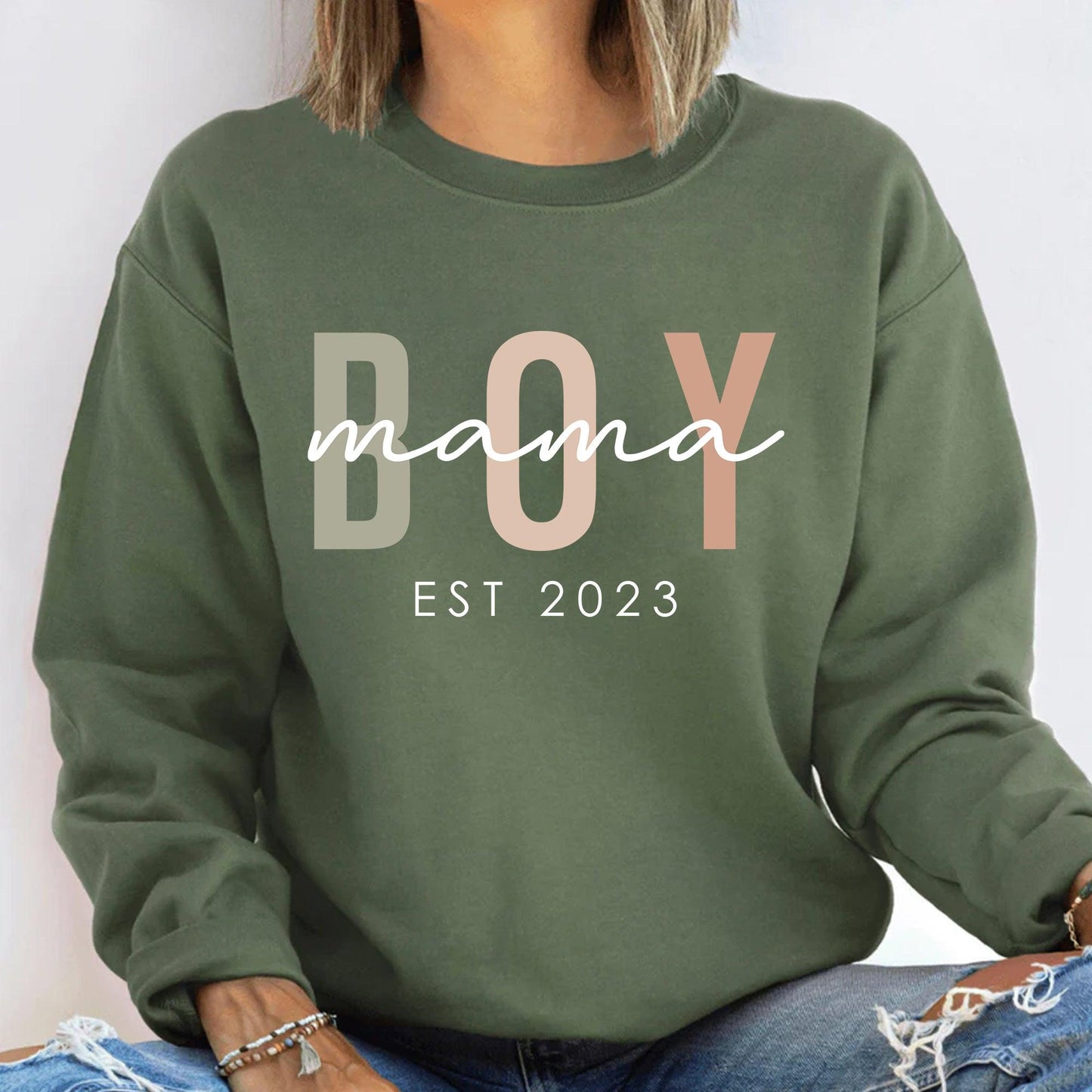 Personalisierte Junge Mama Sweatshirt und Shirts - Junge Mama Geschenk - GiftHaus
