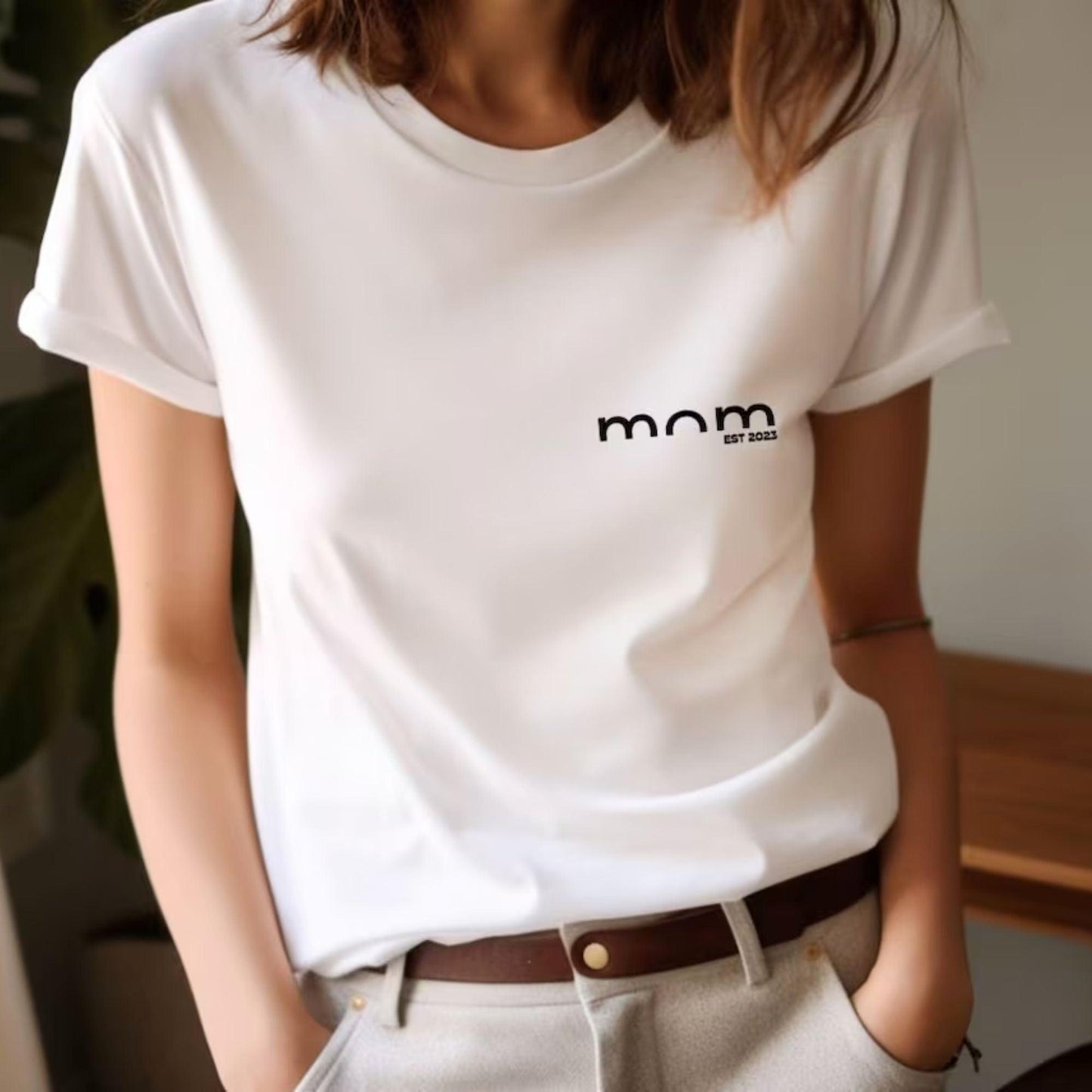 Personalisierte Mama Est Shirts und Sweatshirt - Geschenk für Mama - GiftHaus