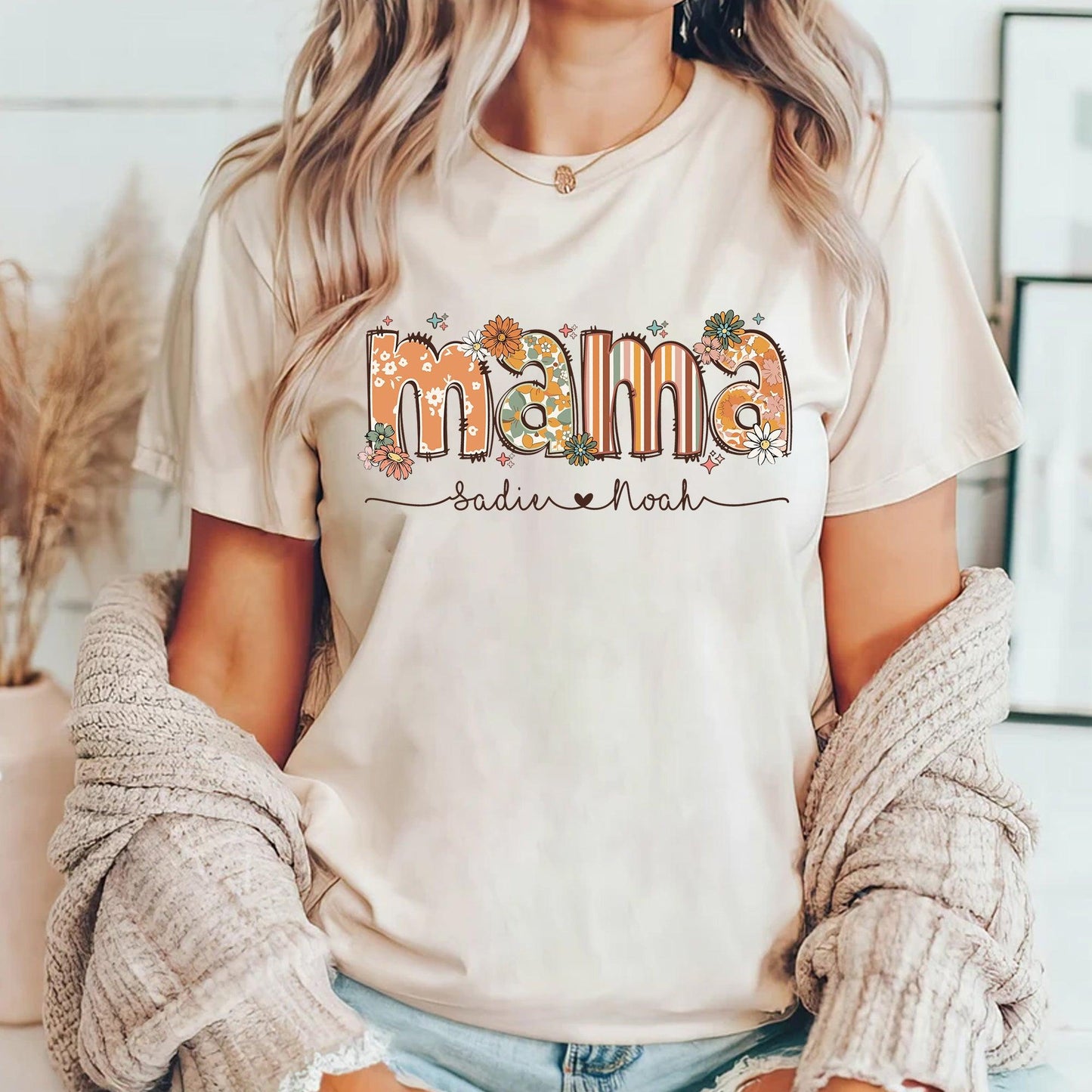Personalisiertes Blumen Mama Shirt mit Kindernamen - GiftHaus