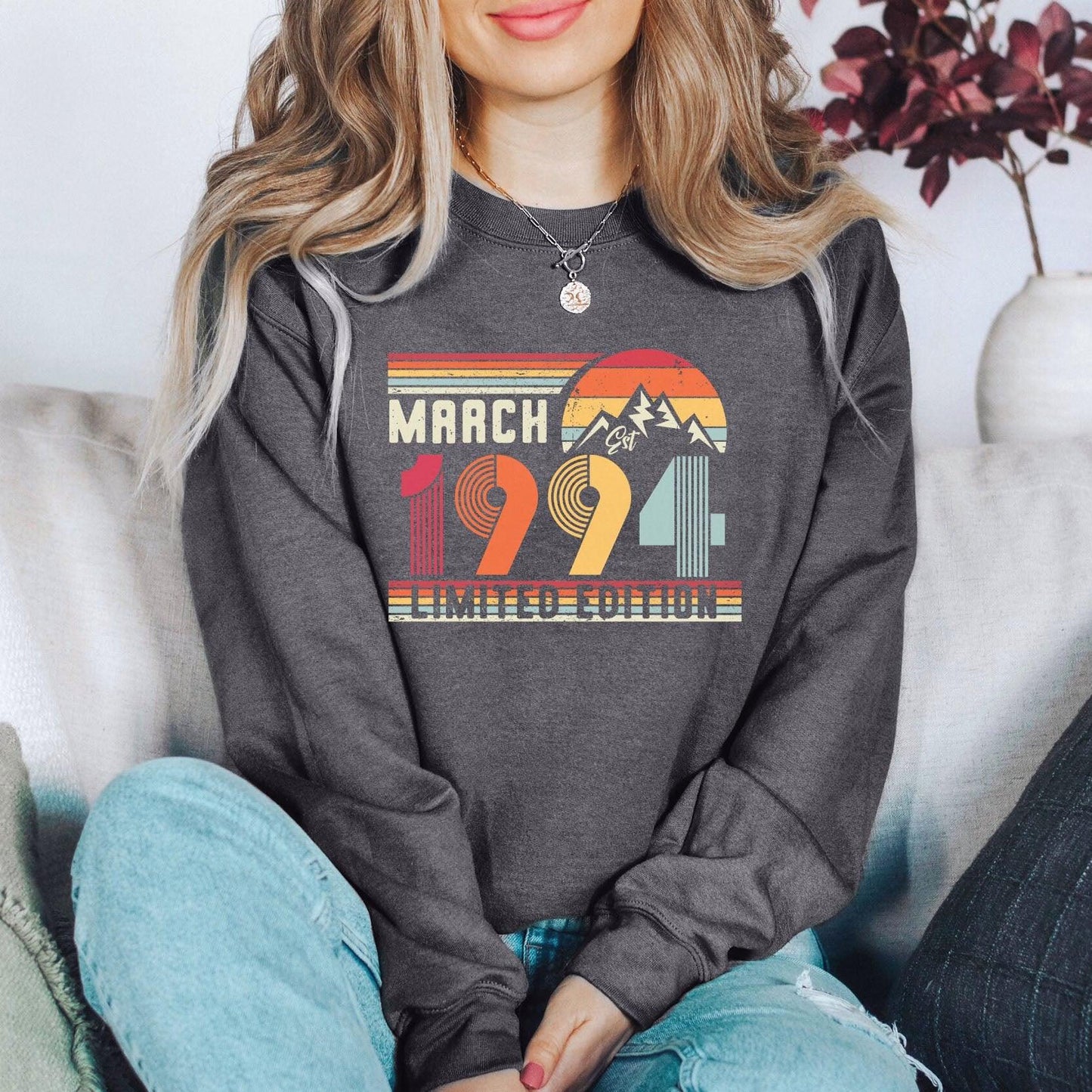 Personalisiertes Geburtstagsjahr Nummer Sweatshirt - Individueller Geburtstagspullover und Hemden - GiftHaus